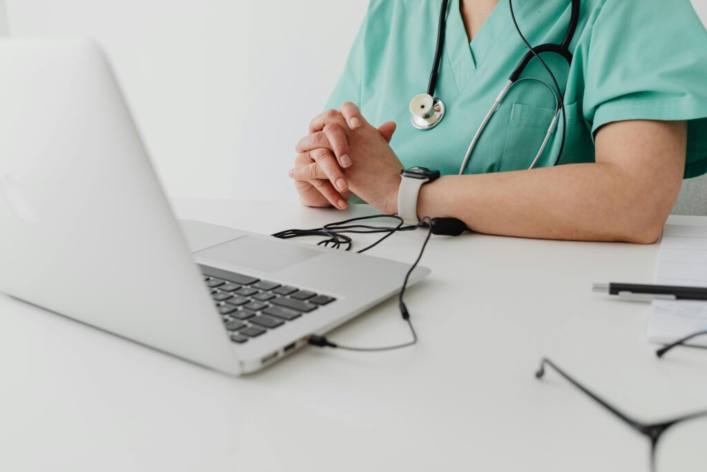 Recrutement santé : quelles solutions face aux besoins actuels ?